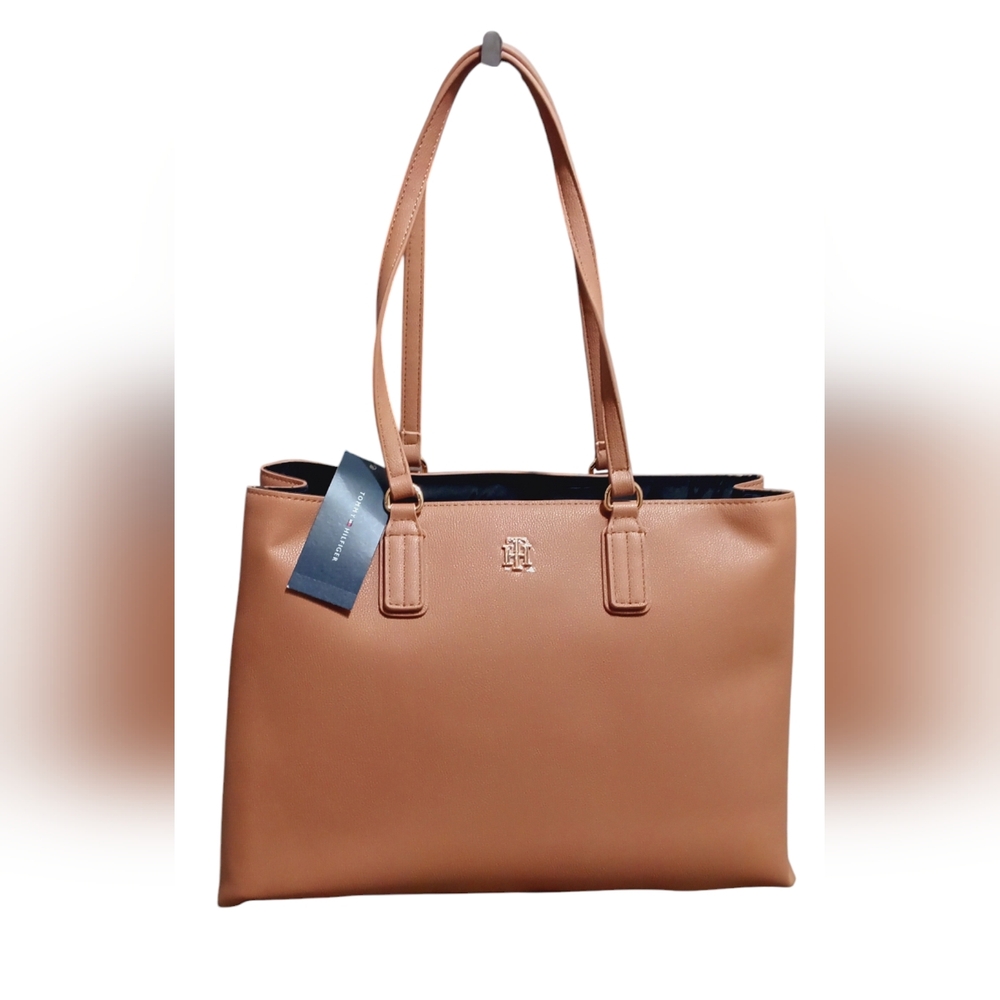 - NWT Tommy Hillfiger Large Tote Bag